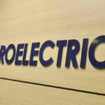 aproape 1 milion de romani au devenit clienti hidroelectrica dupa ce preturile la energie au explodat 68dfa7433d7ff