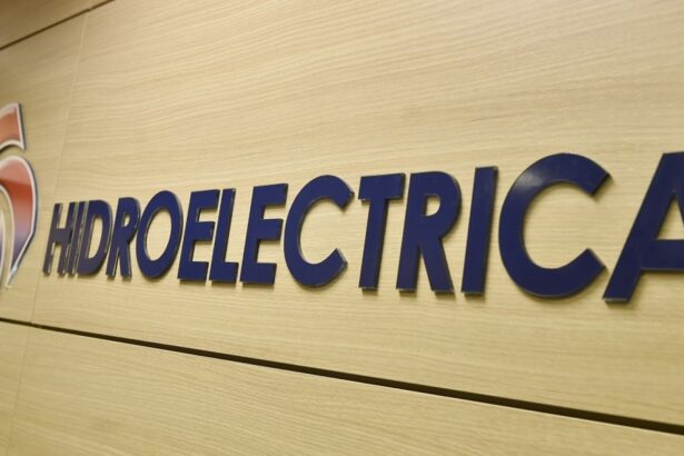 aproape 1 milion de romani au devenit clienti hidroelectrica dupa ce preturile la energie au explodat 68dfa7433d7ff