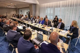 dincolo de evidente de ce e nevoie ca traderii si factorii de decizie sa vorbeasca aceeasi limba 68eccd6a7203e