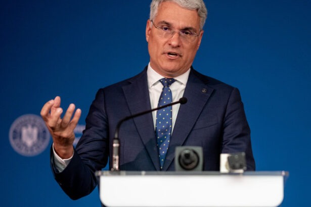 dragos pislaru nu ai cum cu o tara care e santier in derulare si cu 15 17 miliarde de euro care intra sa ai o recesiune 68efe71a610bb