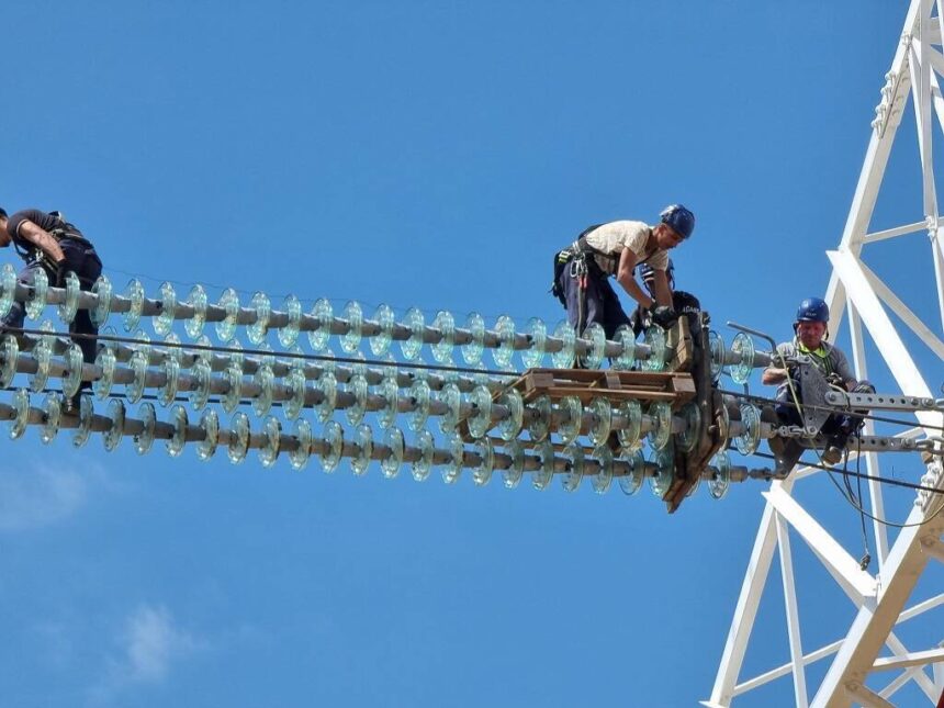 Grup EM S.A. își propune cu determinare să se alăture pieței AeRO a BVB, atingând în cele din urmă pragul minim de free float de 10% 1 grup em s a isi anunta intentia ferma de a se lista pe piata aero a bvb chiar daca pana acum reuseste sa intruneasca criteriul de free float minim de 10 6903b6f691ee2