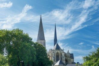 justitia a blocat o tranzactie controversata intre un oras si un imperiu al luxului 68ff35e214660