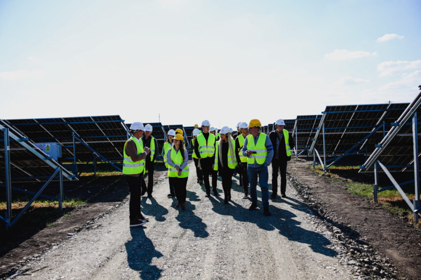 NEPI Rockcastle deschide un parc solar de 54 MW, rezultat al unei investiții de 30 de milioane de euro 1 nepi rockcastle inaugureaza primul sau parc fotovoltaic de 54 mw dupa o investitie de 30 de milioane de euro 68ef76ff25a69