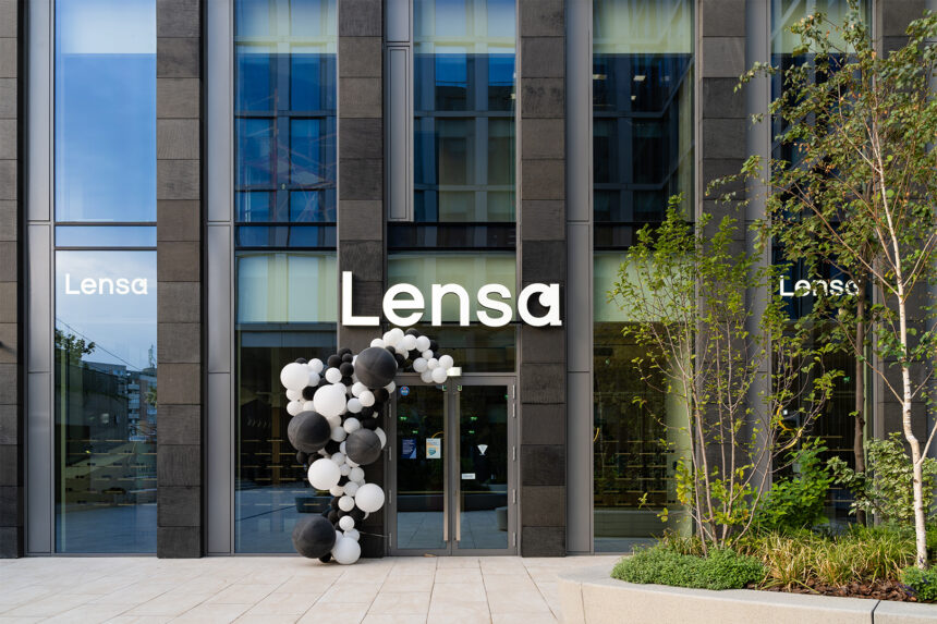 Lensa, retailerul de optică, își întărește acționariatul prin atragerea fondatorului Luxottica și a grupului Autonom 1 retailerul de optica lensa a finalizat tranzactia prin care a atras fondatorul luxoptica si grupul autonom in actionariat 68e7acfe129e3