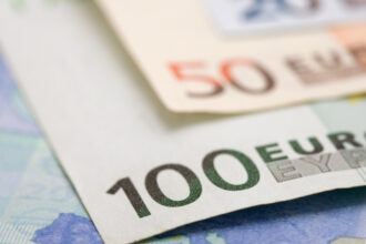 sefa bce christine lagarde avertisment despre moneda euro un spectator nevinovat care este afectat de socuri generate in sua 68e60634df774