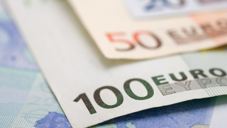 Christine Lagarde, șefa BCE, trage un semnal de alarmă: euro, „un observator nevinovat”, suferă din cauza turbulențelor din SUA 1 sefa bce christine lagarde avertisment despre moneda euro un spectator nevinovat care este afectat de socuri generate in sua 68e60634df774