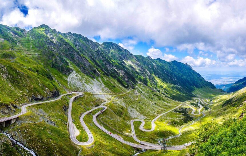 Transfăgărășanul, gata să strălucească iarna? Investiția de 1,2 miliarde de lei pentru modernizarea celui mai impresionant drum din România 1 transfagarasanul deschis integral toata iarna modernizarea celui mai spectaculos drum din romania ar costa 12 miliarde de lei 68e95928ecc5e