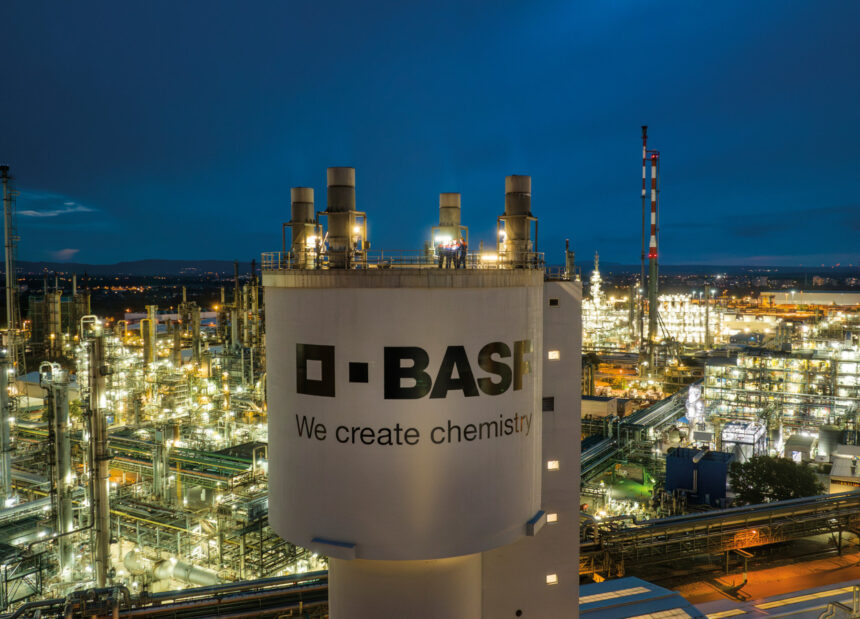 basf construieste o noua fabrica de hidroxid de amoniu de puritate electronica in germania 690b4b93633b5