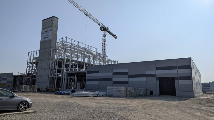 crecatorul de pasari transavia investeste 150 de milioane de euro intr o fabrica de mancare pentru animale in comertul modern 3 din hrana de pisici si caini provine din romania 69124331931e2