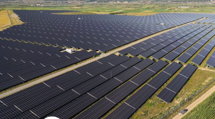 Invazie verde în Oltenia: Defic Globe finalizează ultimele autorizări pentru două parcuri solare la Caracal 1 desant turcesc in oltenia doua parcuri fotovoltaice de la caracal ale defic globe primesc ultimele autorizatii 69071ed598de5