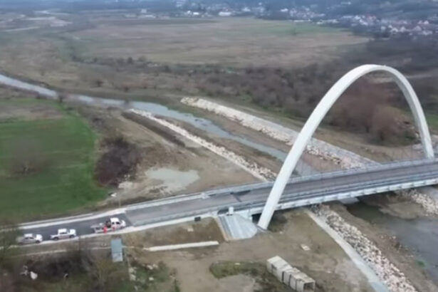 foto a fost finalizat podul cu cel mai mare arc parabolic din romania unde este amplasat si ce legaturi asigura 69275b328f5b1