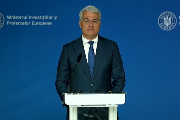 ministrul proiectelor europene dragos pislaru desi semnate cu intarziere proiectele privind energiile regenerabile pot fi terminate la timp anul viitor 692571c1356ba