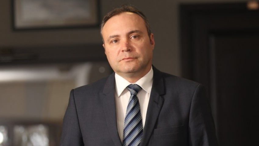 Liderul asociației Energia Inteligentă: „Hidrogenul creează oportunități pe o piață a muncii în plină expansiune, unde se nasc profesii la intersecția dintre energie, industrie și tehnologie” 1 presedintele asociatiei energia inteligenta hidrogenul deschide o noua piata a muncii in conditiile in care apar meserii formate la granita dintre energie industrie si tehnologie 6915ab772e33d
