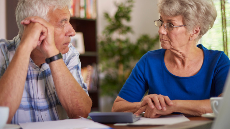 Plăți record în Pilonul II, pe fondul introducerii CASS de 10%: expert afirmă că românii își scot economiile pentru a scăpa de taxe 1 record de plati din pilonul ii dupa introducerea cass de 10 expert romanii isi retrag banii ca sa evite