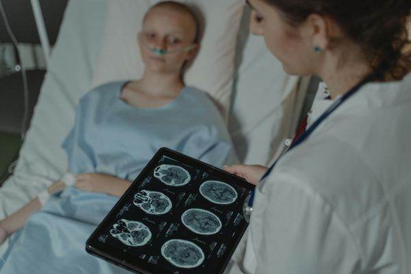 Inovație revoluționară în lupta împotriva cancerului: un nou tratament bazat pe nanotehnologie elimină celulele maligne de 20.000 de ori mai eficient 1 revolutie in oncologie un medicament reproiectat cu nanotehnologie distruge celulele canceroase de 20 000 de ori mai eficient 69119cd2dfa5f