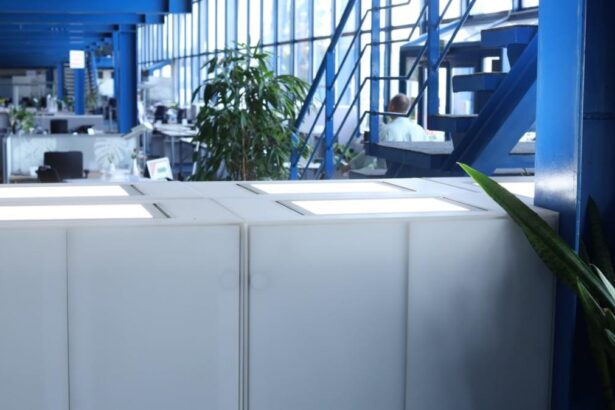 salariul mediu net din outsourcing industrie in care lucreaza circa 300 000 de oameni e de circa 7 600 lei 6915dc41dace5