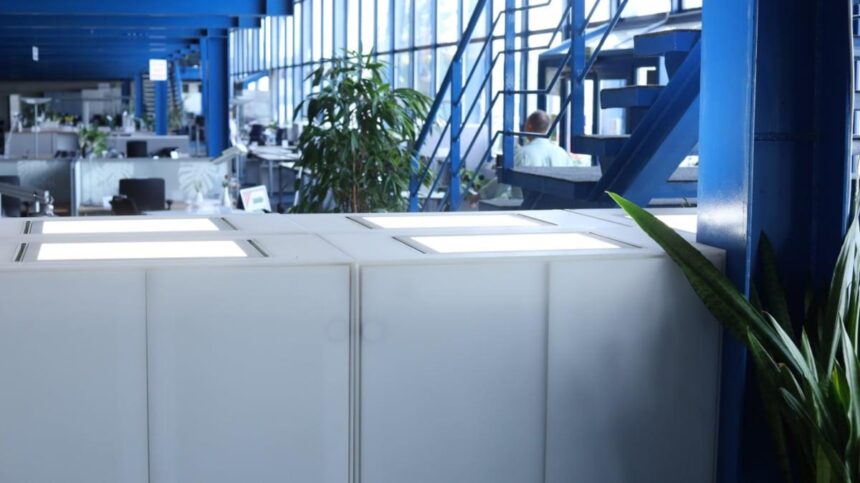 Salariul mediu net în domeniul outsourcing-ului, sector care angajează aproximativ 300.000 de specialiști, se ridică la aproximativ 7.600 de lei 1 salariul mediu net din outsourcing industrie in care lucreaza circa 300 000 de oameni e de circa 7 600 lei 6915dc41dace5