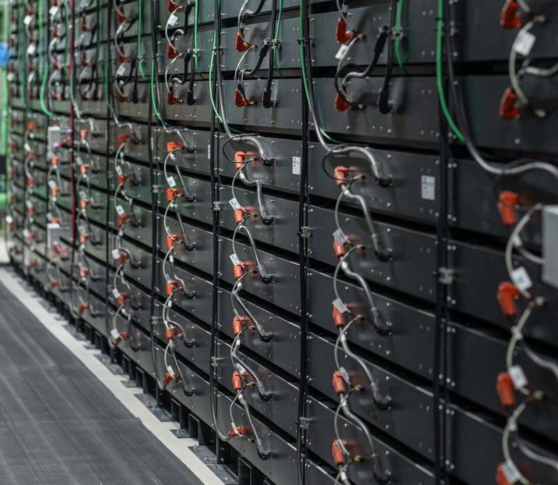 stocarea energiei sparge pragul de 100 gw putere instalata in europa 4 milioane de locuinte au deja o baterie alaturi de centralele cu pompaj si instalatiile mari 69231ba9e7a44