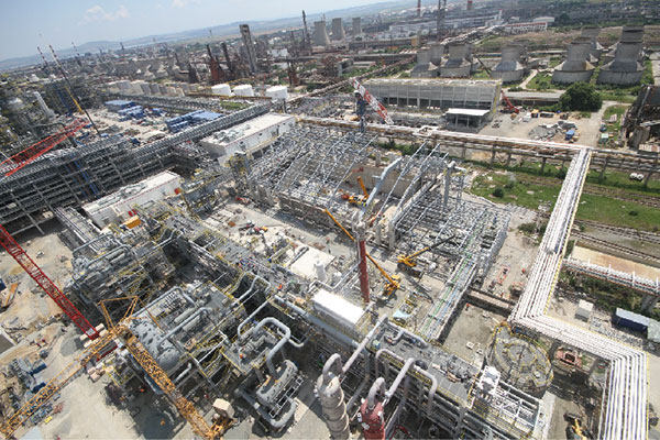 Un consorțiu turcesc își menține intenția de a cumpăra rafinăria Lukoil din Bulgaria, în colaborare cu SOCAR, în ciuda provocărilor generate de sancțiunile americane 1 un holding turcesc anunta ca nu reunta la achizitia rafinariei lukoil din bulgaria in parteneriat cu socar era aproape de semnarea contractului cand au venit sanctiunile americane 69147f0b28964