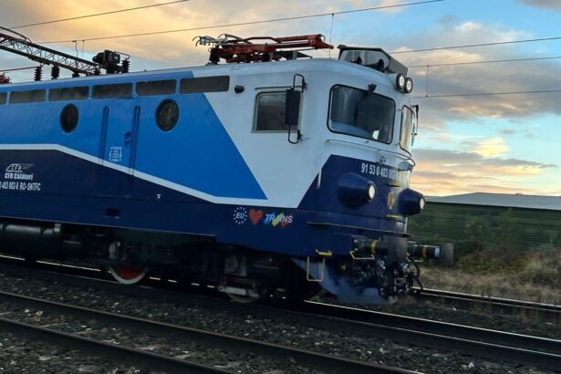 video a doua locomotiva electrica modernizata la brasov prin pnrr a fost predata vineri cfr calatori cate va mai livra anul acesta 6920972baee5e