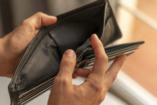 video cu loc de munca dar fara stabilitate financiara un angajat din 10 este in pragul saraciei urmarim tot ce inseamna oferte 690f00d960701