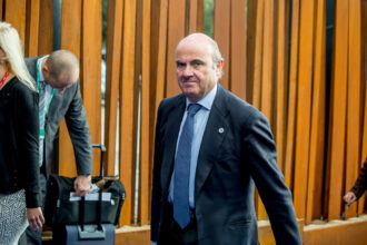 bce va propune simplificarea regulilor privind rezervele de capital impuse bancilor vor fi cerinte mai putine dar nu mai flexibile surse reuters 693bd0d62d036