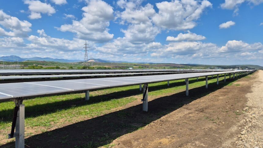 Oradea dezvoltă un parc solar de 18 MW pe un teren de zgură și cenușă 1 oradea construieste un parc fotovoltaic de 18 mw pe un depozit de zgura si cenusa 692ec604f3a89