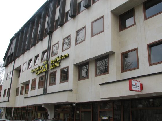 Raiffeisen Bank România lansează o nouă emisiune de obligațiuni în lei, totalizând 637,2 milioane de lei 1 raiffeisen bank romania a emis o noua serie de obligatiuni denominate in lei in valoare de 6372 milioane de lei 69490db864793