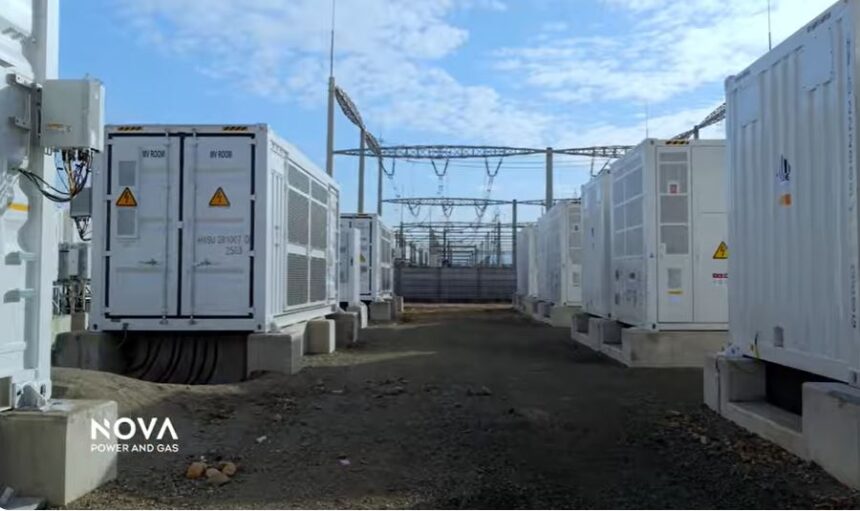 record clujenii de la nova power and gas au instalat cea mai mare baterie de stocare a energiei din romania de 400 mwh si au dublat dintr o data capacitatea tarii 6932f4f8091f2