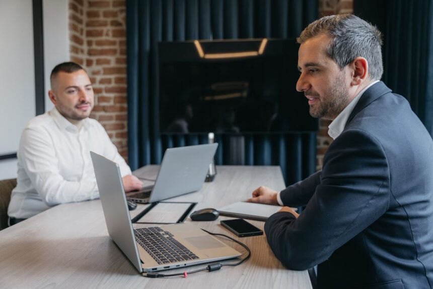 Valentin Bolboacă, creatorul Klain: „După 18 ani în marketing, cea mai importantă lecție este alinierea la viziunea antreprenorului” 1 valentin bolboaca fondator klain dupa 18 ani in marketing cel mai valoros lucru ramane alinierea cu viziunea antreprenorului 692fea97553a6