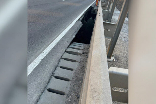 video inca o alunecare de teren a avut loc pe dn1 in prahova circulatia a fost restrictionata anuntul autoritatilor 6942726fc2bed