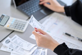 analiza primariile vor putea vinde datoriile cetatenilor catre firme de recuperare ce prevede proiectul si ce riscuri exista 6967c5eb1cfc5