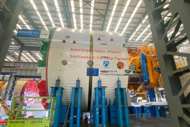autostrada a1 sibiu pitesti cartita care va sapa cel mai lung tunel a ajuns in portul constanta vor fi necesare aproape 100 de transporturi pentru mutarea sa foto 696545fbebd99