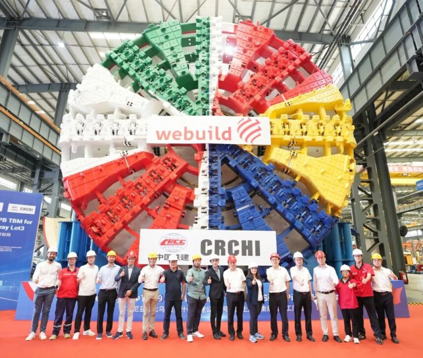 Autostrada Sibiu – Pitești: gigantul care va crea cel mai lung tunel din Carpați, cel mai mare TBM adus din China în Europa 1 autostrada sibiu pitesti uriasul care va sapa cel mai lung tunel prin carpati cel mai mare tbm exportat de china in europa 696795c25c3c0