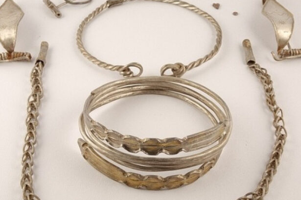 bunurile din patrimoniul romaniei vor putea fi scoase din tara doar temporar cine si in ce conditii le poate folosi 697cb86bbcb55