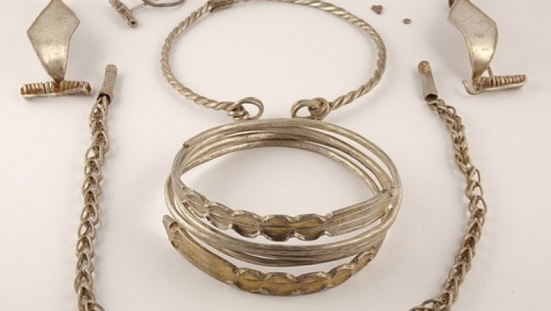 bunurile din patrimoniul romaniei vor putea fi scoase din tara doar temporar cine si in ce conditii le poate folosi 697cb86bbcb55