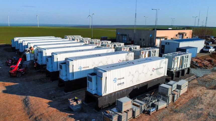 Hidroelectrica, veste surpriză: sistemul său de stocare a energiei va fi finalizat cu un an mai devreme, o realizare deosebită pentru România 1 hidroelectrica anunt mare bateria sa de stocare a energiei va fi gata cu un an mai devreme succes romanesc 69652a5748f32