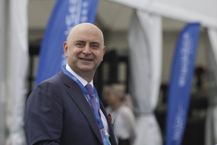 Gabriel Comănescu solicită falimentul Grupului Servicii Petroliere, procesul având loc mâine 1 magnatul gabriel comanescu cere insolventa grup servicii petroliere cauza se judeca maine 695faef456645