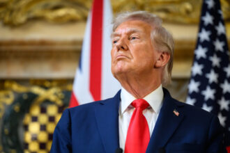 semne de intrebare dupa ce donald trump a cumparat obligatiuni netflix si warner bros de pana la 2 milioane de dolari 696de38795f62