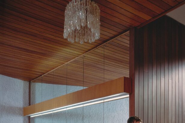 answear conditiile economice si deteriorarea perceptiei consumatorilor romani au dus la sensibilitate crescuta la pret si consum redus 6981d27346917