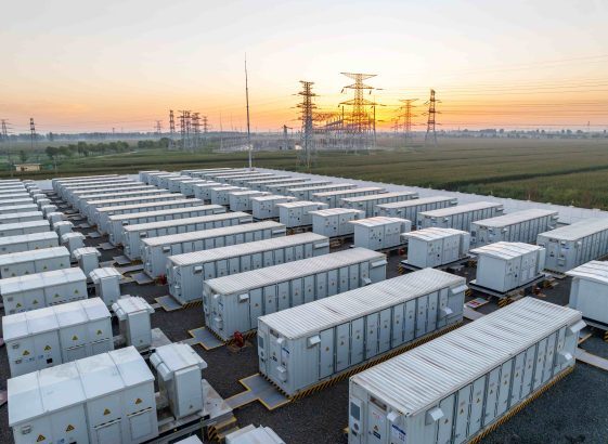 arabii care fac mega centrale electrica de la mintia anunta un proiect de un miliard de euro in 2 500 mw de baterii in romania discutii in birou la bolojan 6984701fcafad