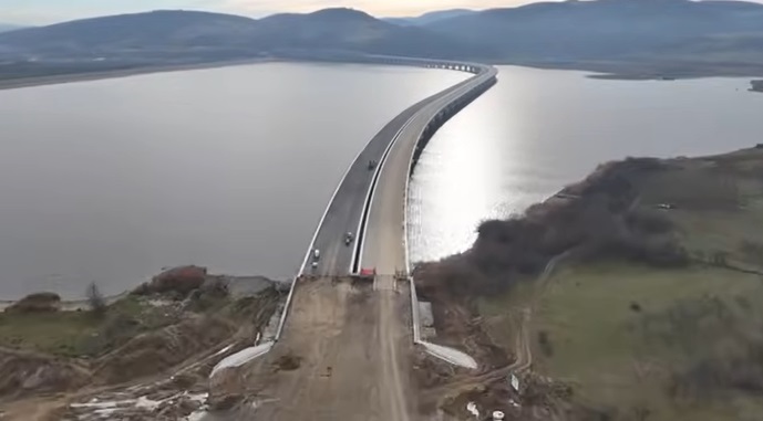 Autostrada Transilvania se extinde: 100 de kilometri de drum nou vor fi disponibili pentru șoferi în acest an, anunță secretarul de stat 1 autostrada transilvania 100 de kilometri noi vor fi deschisi circulatiei anul acesta secretar de stat 69987f3545b21