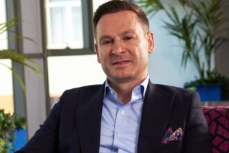 familia negoita cumpara terenuri de 19 000 de metri patrati in sectorul 3 de la firma la care e asociat presedintele cj tulcea horia teodorescu plateste cel putin 46 milioane de euro 69825766349ae