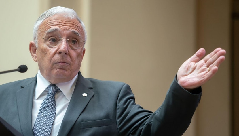 mugur isarescu daca cresterea economica inseamna din nou facilitati fiscale pe 10 20 de ani eu personal nu o sustin 6995cd73c3241