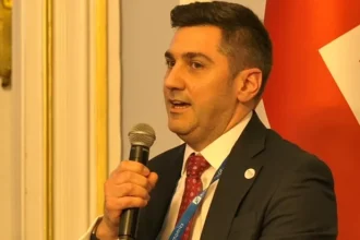 romania trebuie sa accelereze eforturile de atragere a investitiilor in domeniul ai si al centrelor de date 699403ae3c3eb