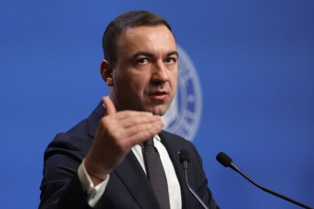 bogdan ivan daca nu am mai aduce in romania niciun litru de motorina putem functiona 4 luni din stocurile de criza 69b6abaa53753