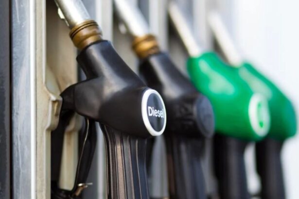 carburantii s au scumpit din nou azi benzina a sarit de pragul de 9 lei litrul motorina se apropie rapid de 10 lei 69be410ab1eb0