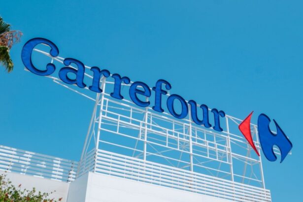 ce analizeaza consiliul concurentei pentru a si da acordul ca fratii paval sa cumpere lantul carrefour 69b7ed5765c61