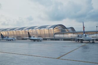 compania nationala aeroporturi bucuresti 34 de zboruri spre si dinspre tel aviv dubai doha beirut damasc anulate din cauza evenimentelor din orientul mijlociu 69a3e7f076202