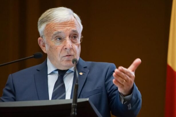 mugur isarescu daca conflictul din orientul mijlociu se va prelungi impactul asupra economiei ar putea fi sever ajustarea fiscala insa trebuie sa continue 69cac8aff1040